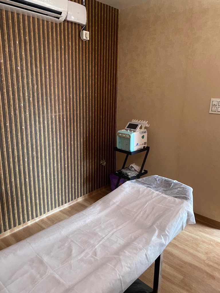 Reon Unisex Salon And Spa