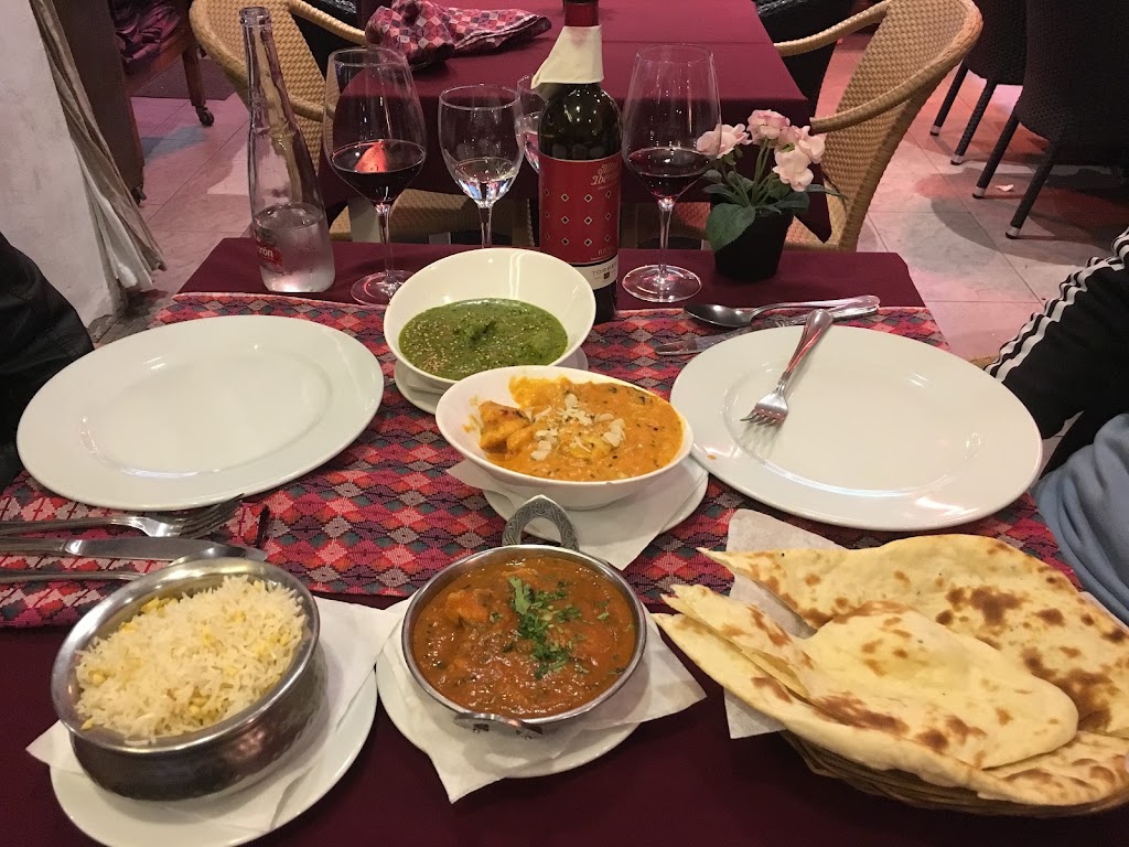 Himalaya Restaurant — Comida y bebida