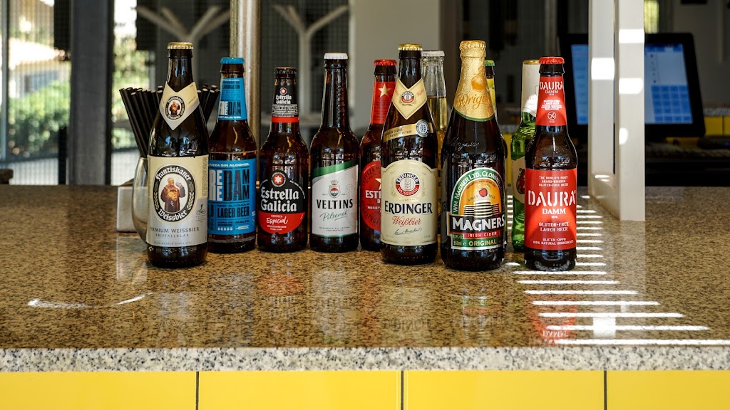 Sports Bar Cabot — Comida y bebida