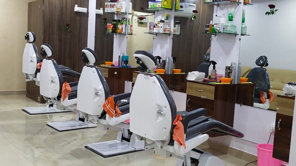 Hi Tech Man S Beauty Parlour Siruguppa