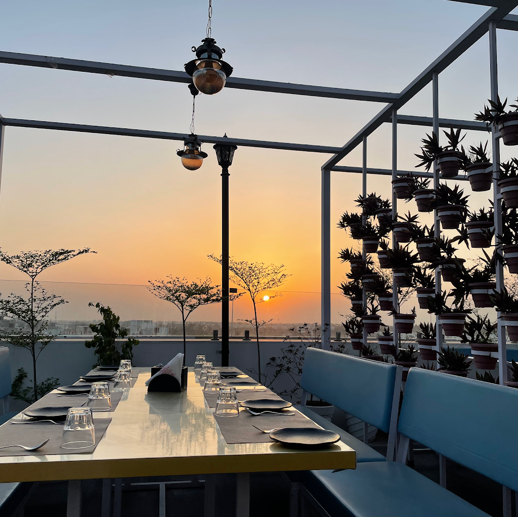 Agashi Rooftop Restro And Cafe