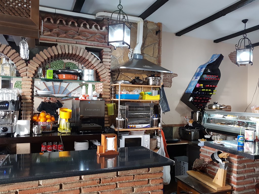 Bar La Espuela, Torremolinos — Ambiente
