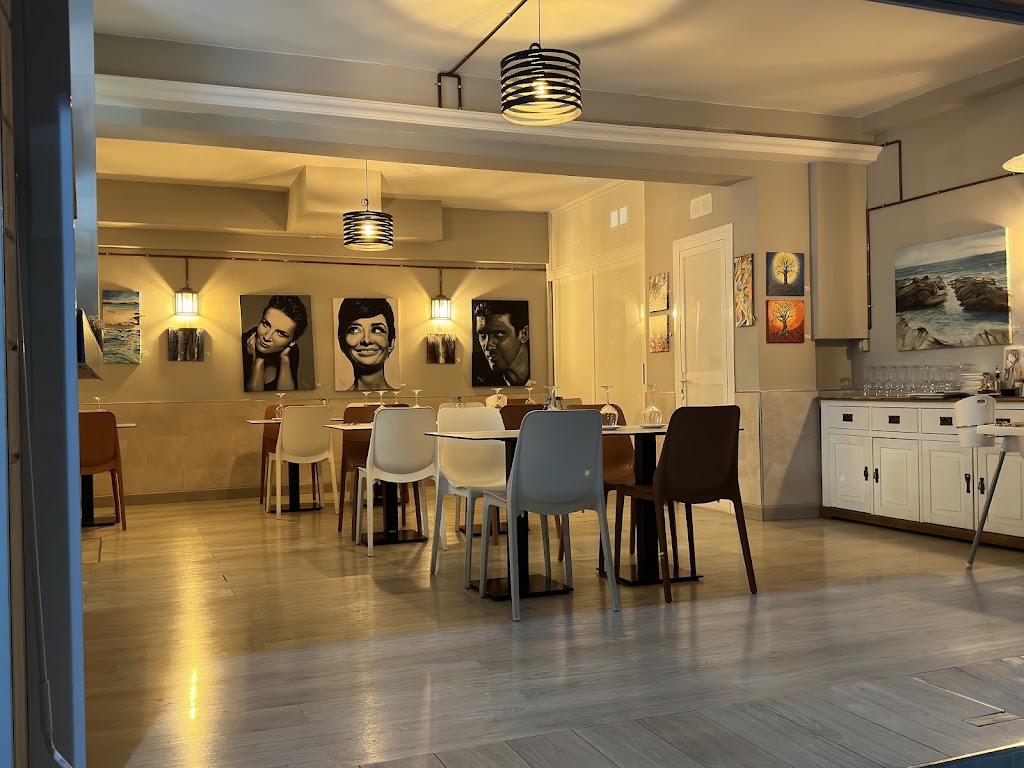 Insolito Bistro Maspalomas — Ambiente