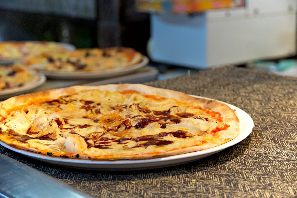 Pizzeria Restaurante Capri — Comida y bebida