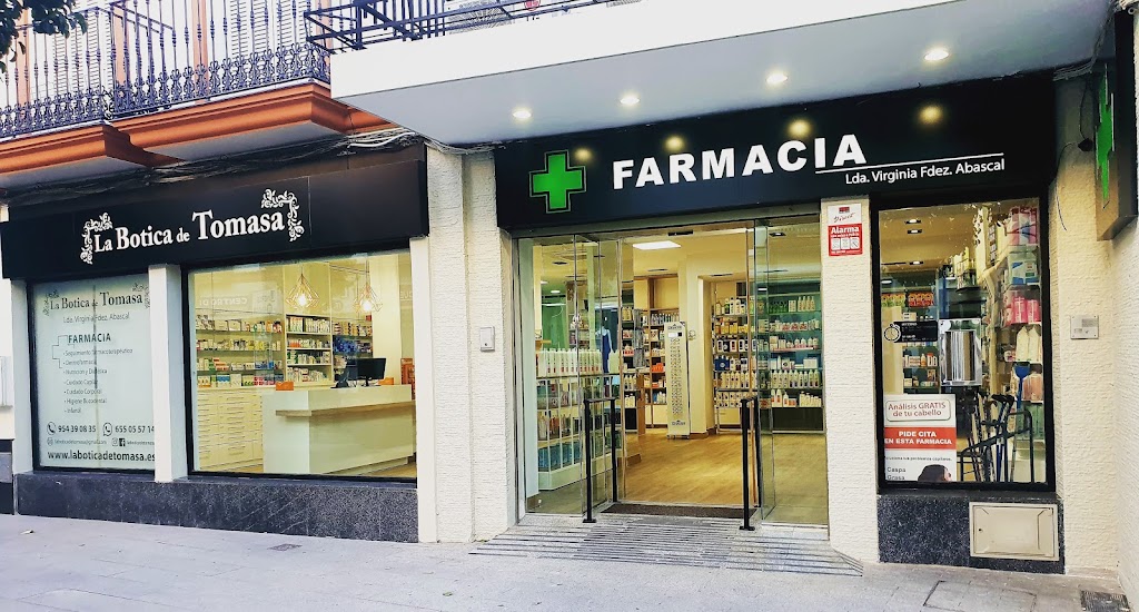Farmacia La Botica de Tomasa (junto a la Parroquia de Camas)