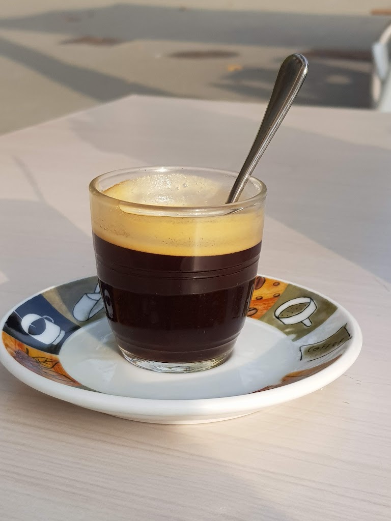 Bar La Nova Palmera — Comida y bebida