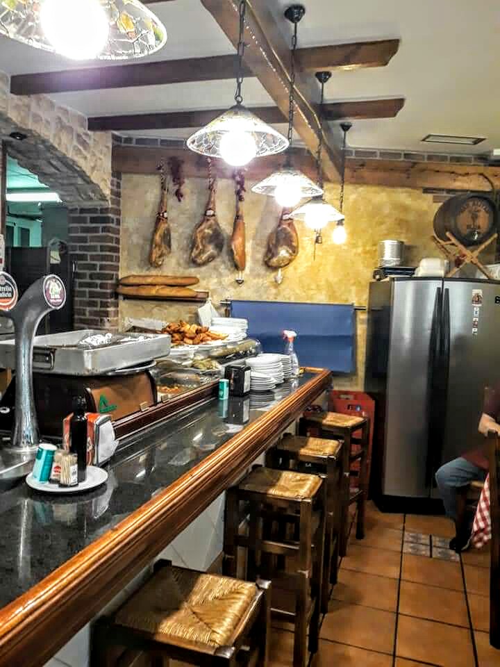 Bar cafeteria sagra — Ambiente