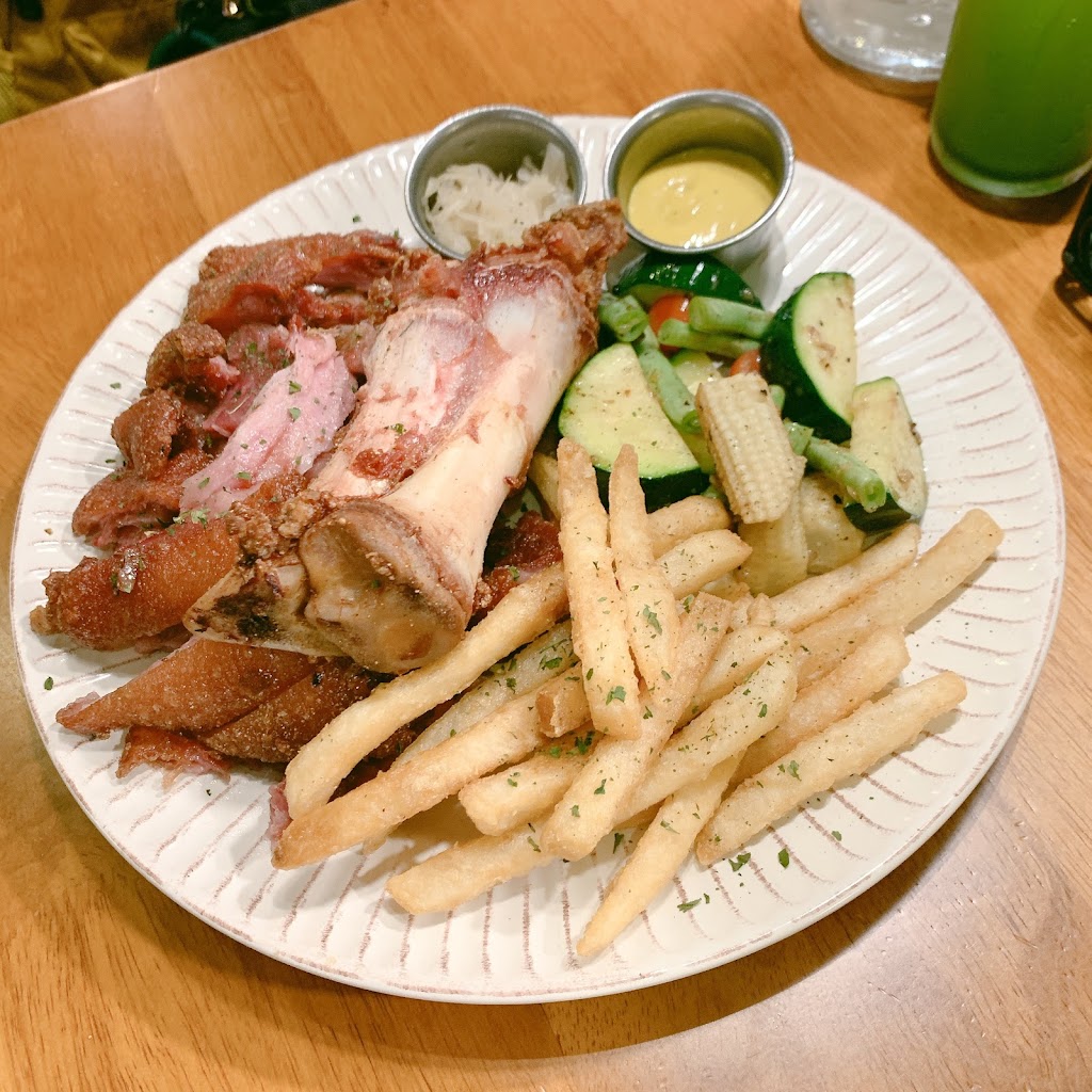 Second Floor 貳樓微風台北車站店 的照片