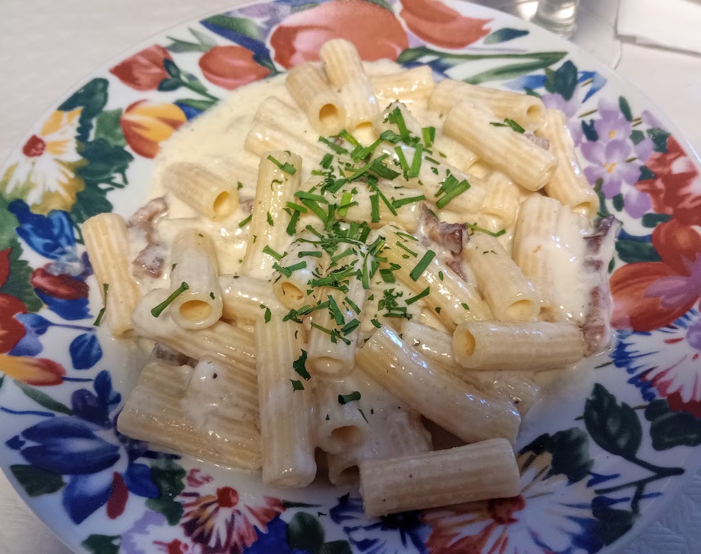 Restaurante Arias — Comida y bebida