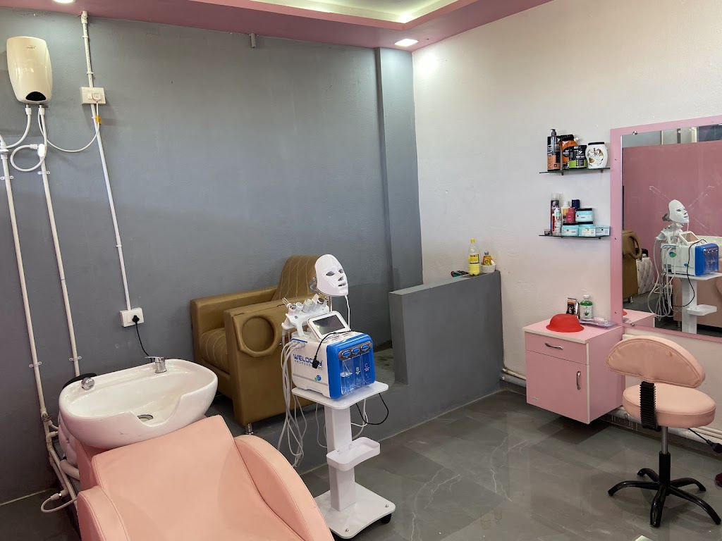 Rossy Beauty Parlour