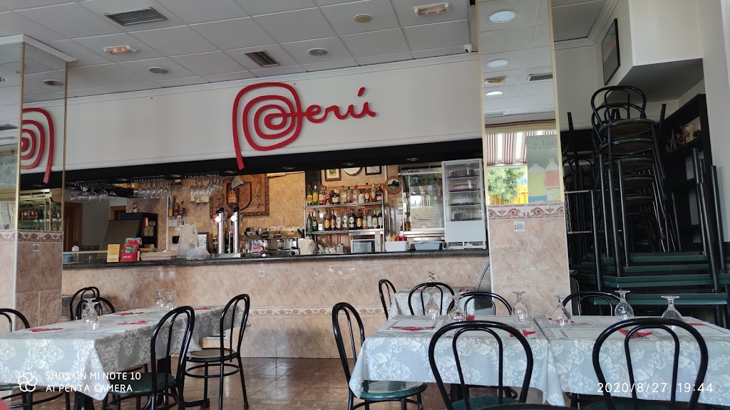 Restaurante Lucho's Chicken — Ambiente