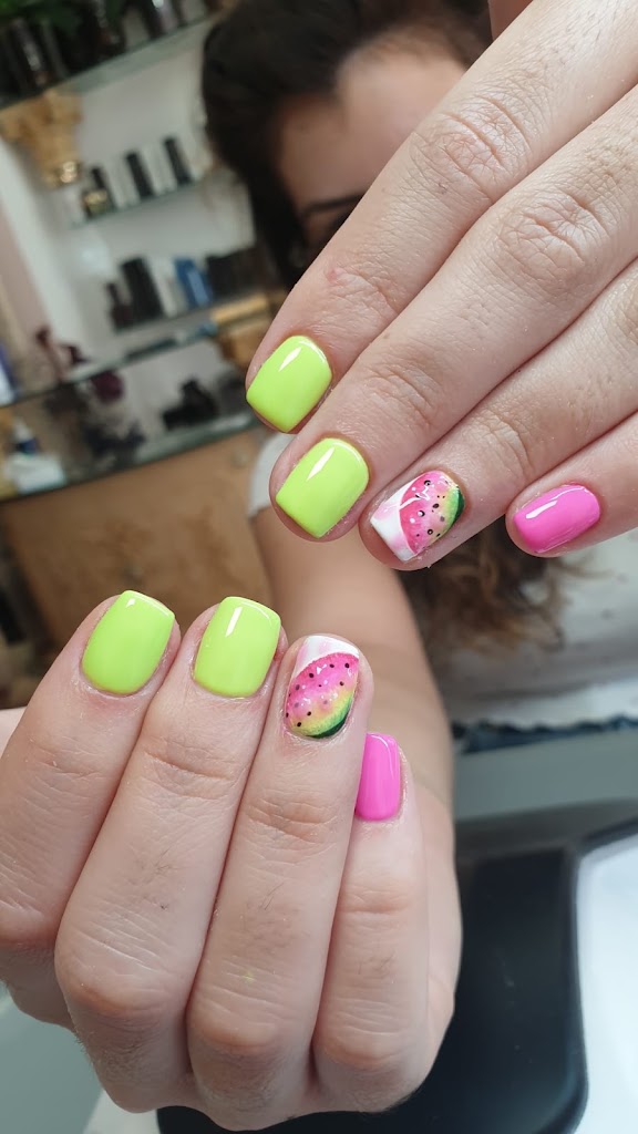 Glitz Beauty Salon — Del propietario