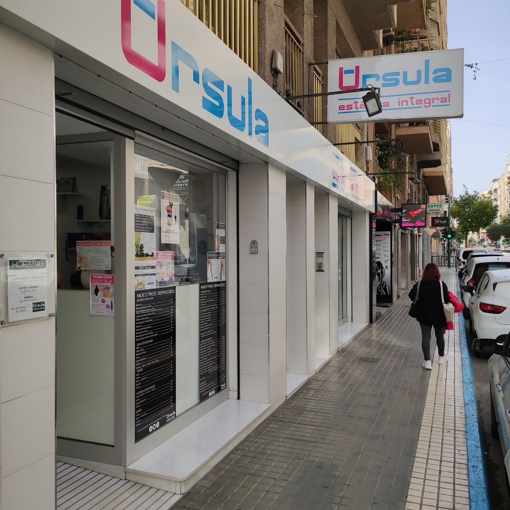 Estiletto Belleza — Exterior
