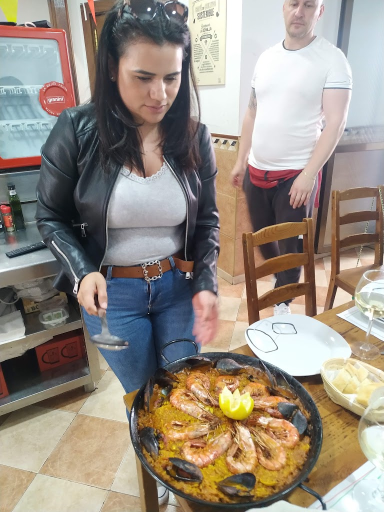 BAR CAFETERIA ANNABETH — Comida y bebida