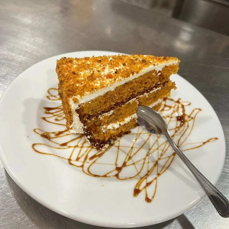 Bar comida ecuatoriana y tapeo Tu punto de Encuentro — Comida y bebida
