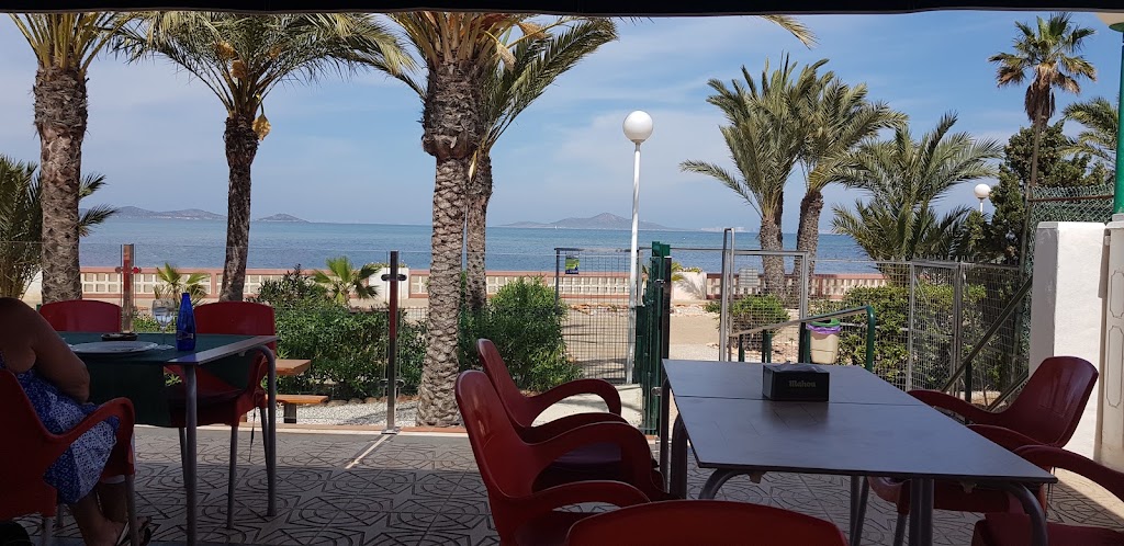 Restaurante /cafeteria La Playa — Ambiente