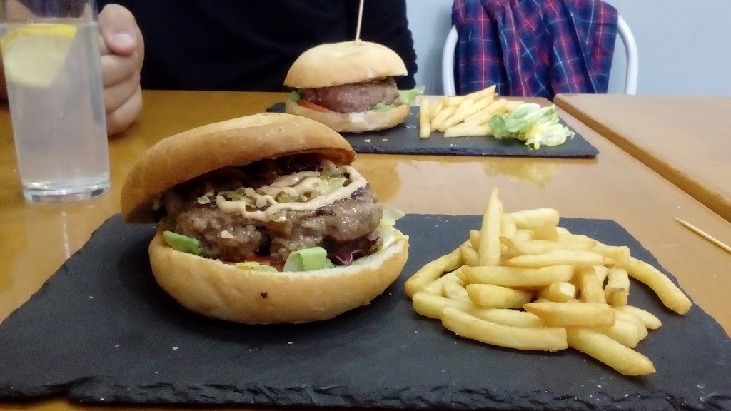 Bar El Raco de Tots — Comida y bebida