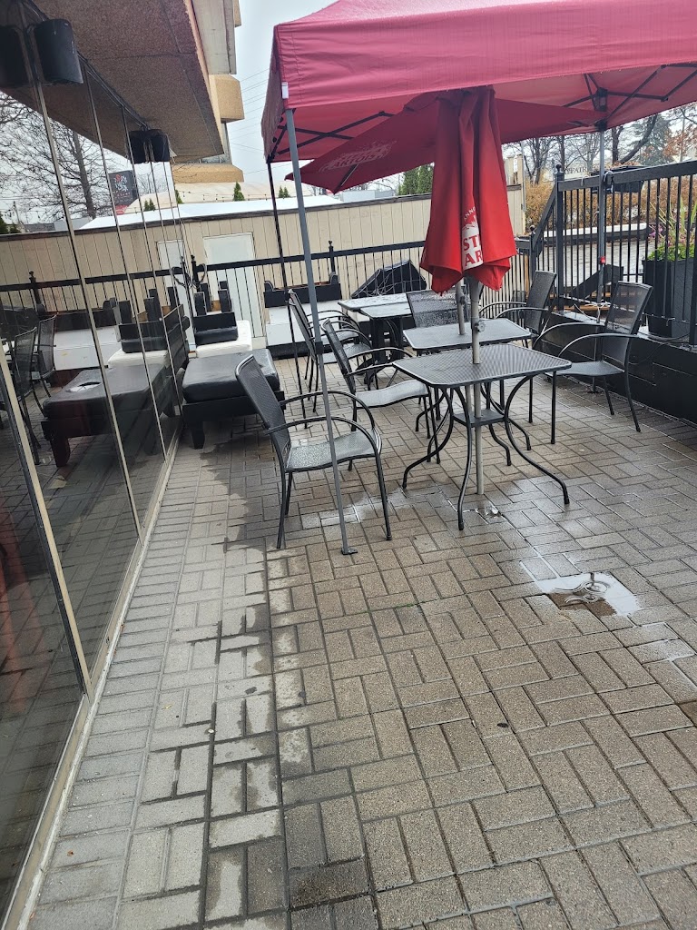 Cravins Caribbean Grill