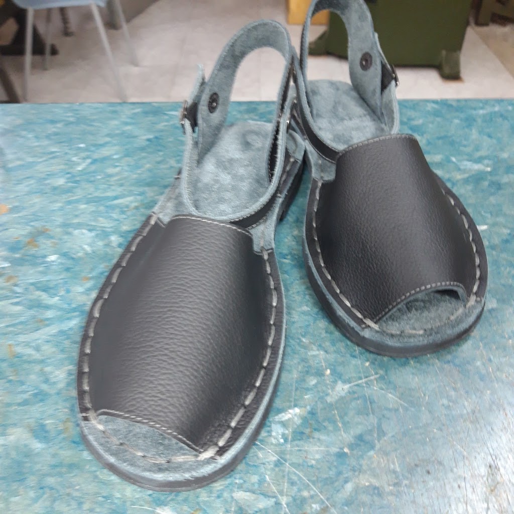 Rapido Ribes - Zapatero/ Llaves/Mandos de garaje/Llaves de coche y moto / Afilados de tijeras y cuchillos