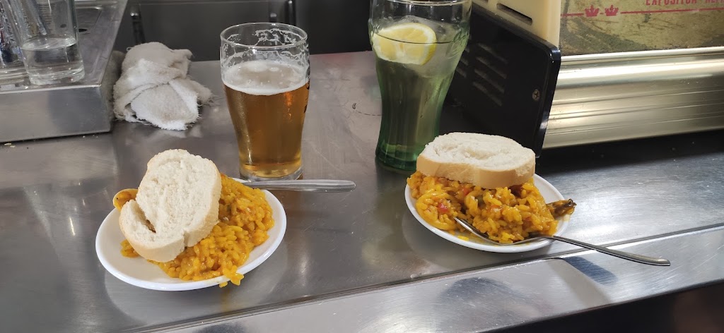 Bar Restaurante Nino Rios — Comida y bebida