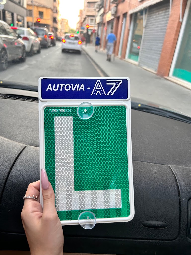 Autoescuela Autovia A7 — Automovil