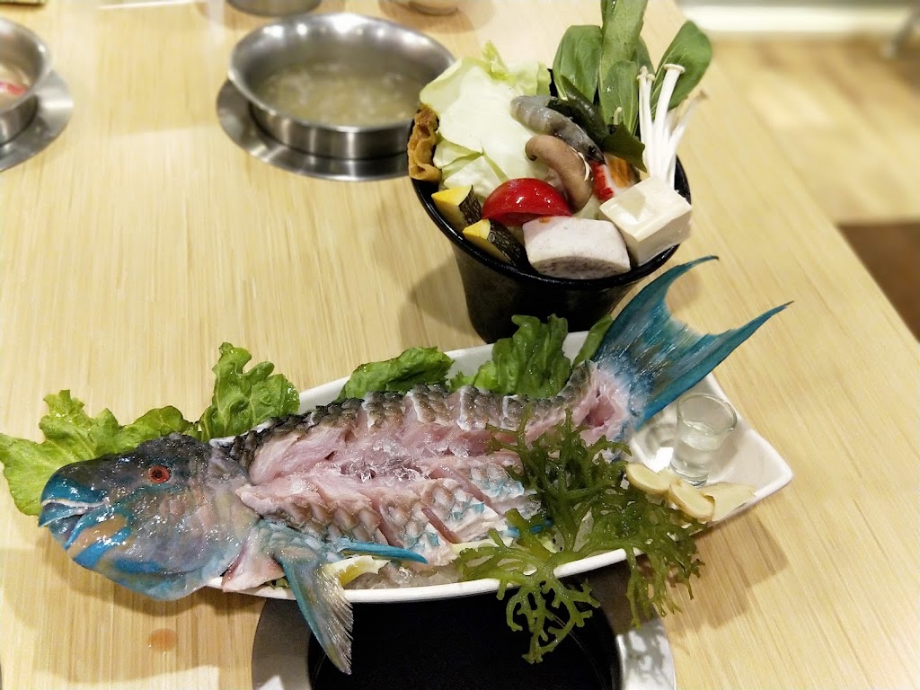 魚滿籃鮮美鍋物 的照片