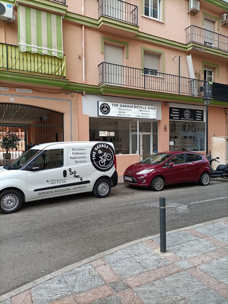 The Garage bicycle shop Taller de bicicletas y patinetes electricos
