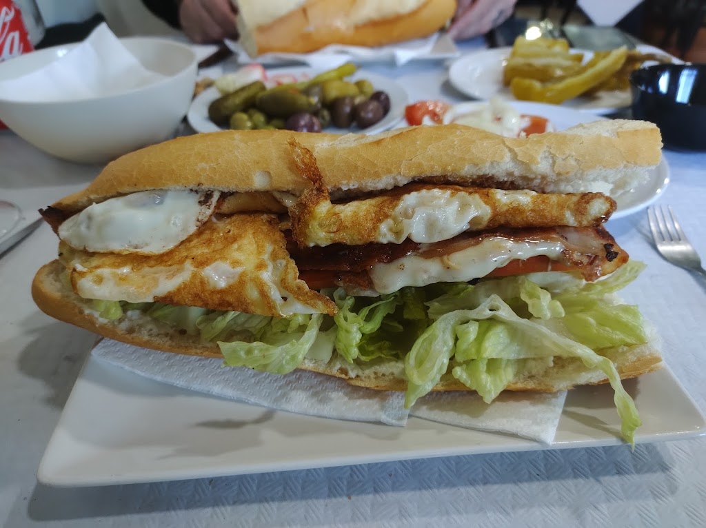 Bar Cafeteria Blanc I Negre 2025 — Comida y bebida
