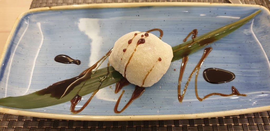 Oishi Restaurante Japones — Comida y bebida