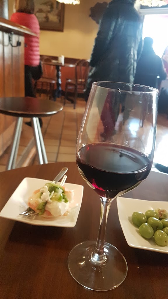 Upabi. Cafe - Bar — Comida y bebida