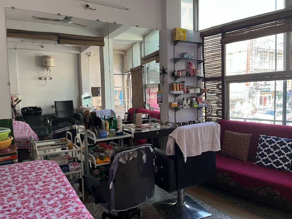 Mona Beauty Parlour And Garment Store