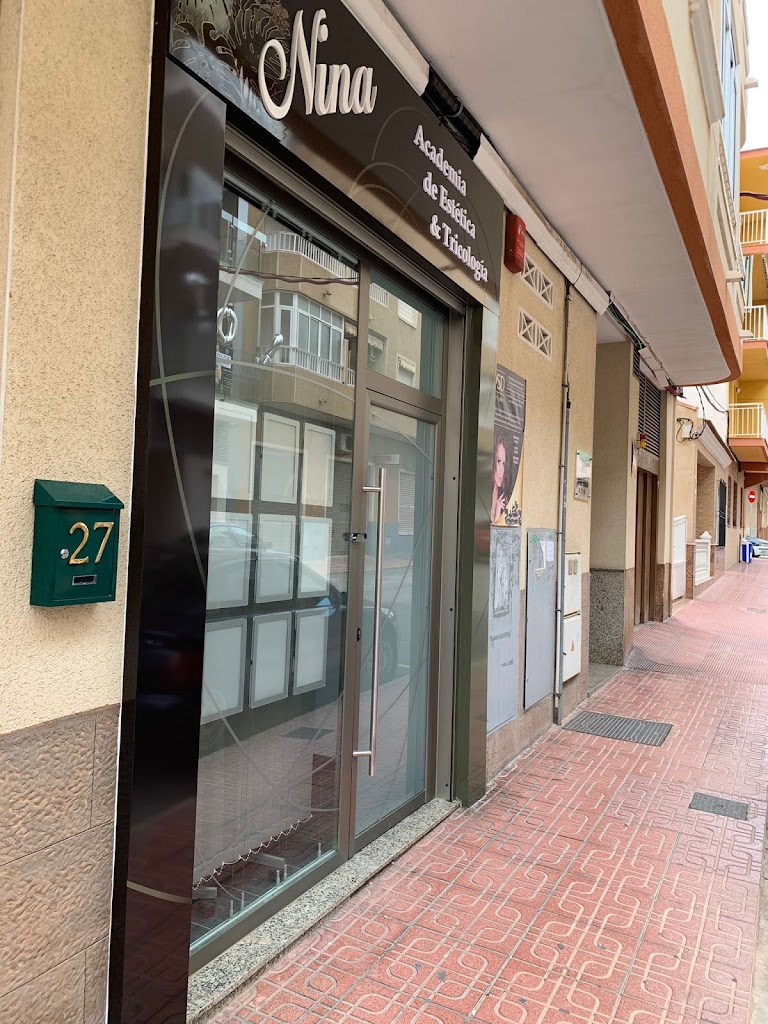 NINA - Academia de Estetica y Tricologia — Exterior