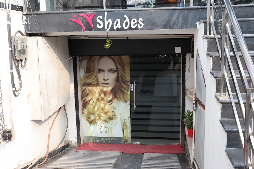 Shades Skin Hair Care Luxurious Unisex Salon Beauty Parlour