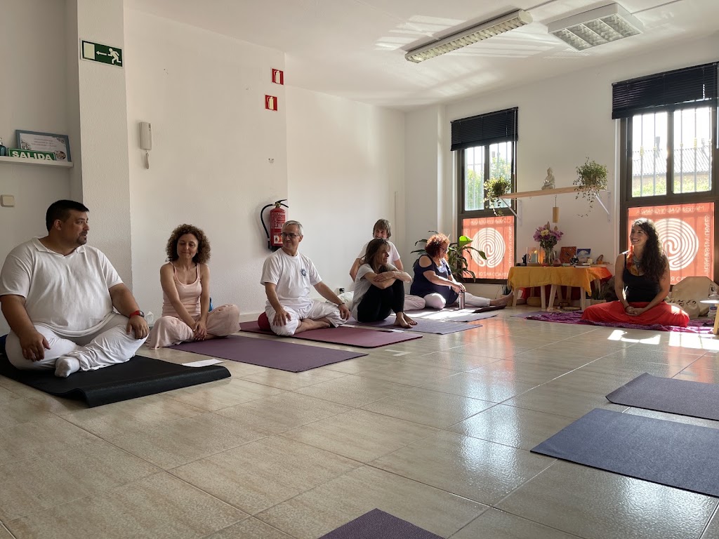 Escuela Raiz de vida. Yoga. Sabiduria, Salud y Sexualidad femenina — Yoga