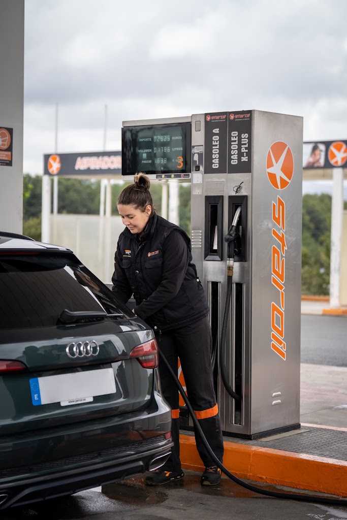 Staroil Lalin — Estacion de servicio