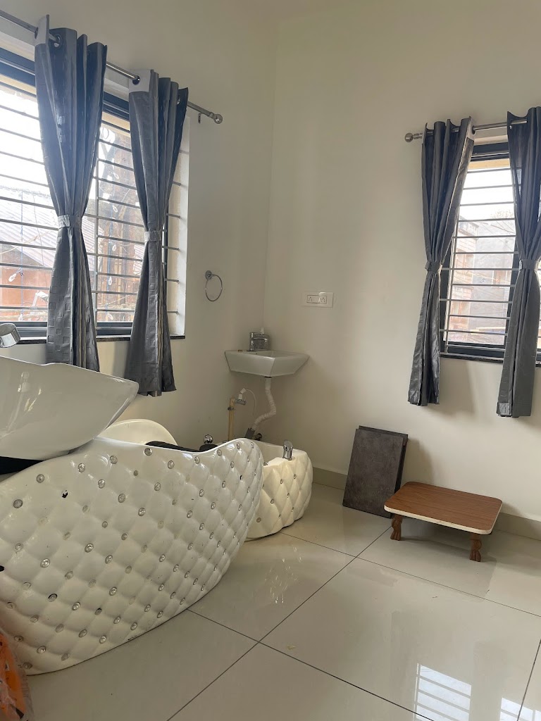 New Shine Beauty Salon Academy