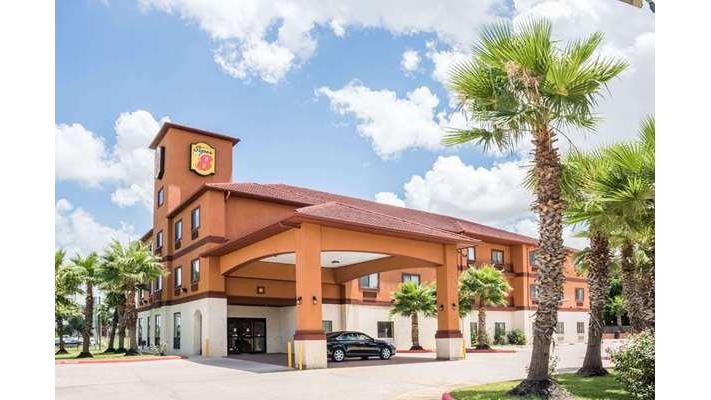 Super 8 by Wyndham Brookshire TX - Hotel in Brookshire , United States of America