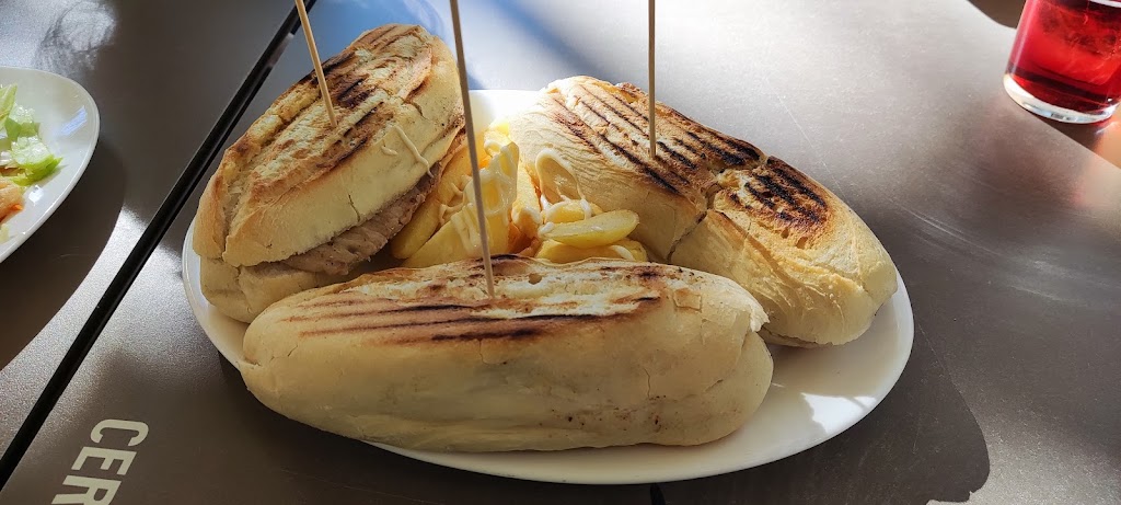 D' Tapas — Comida y bebida