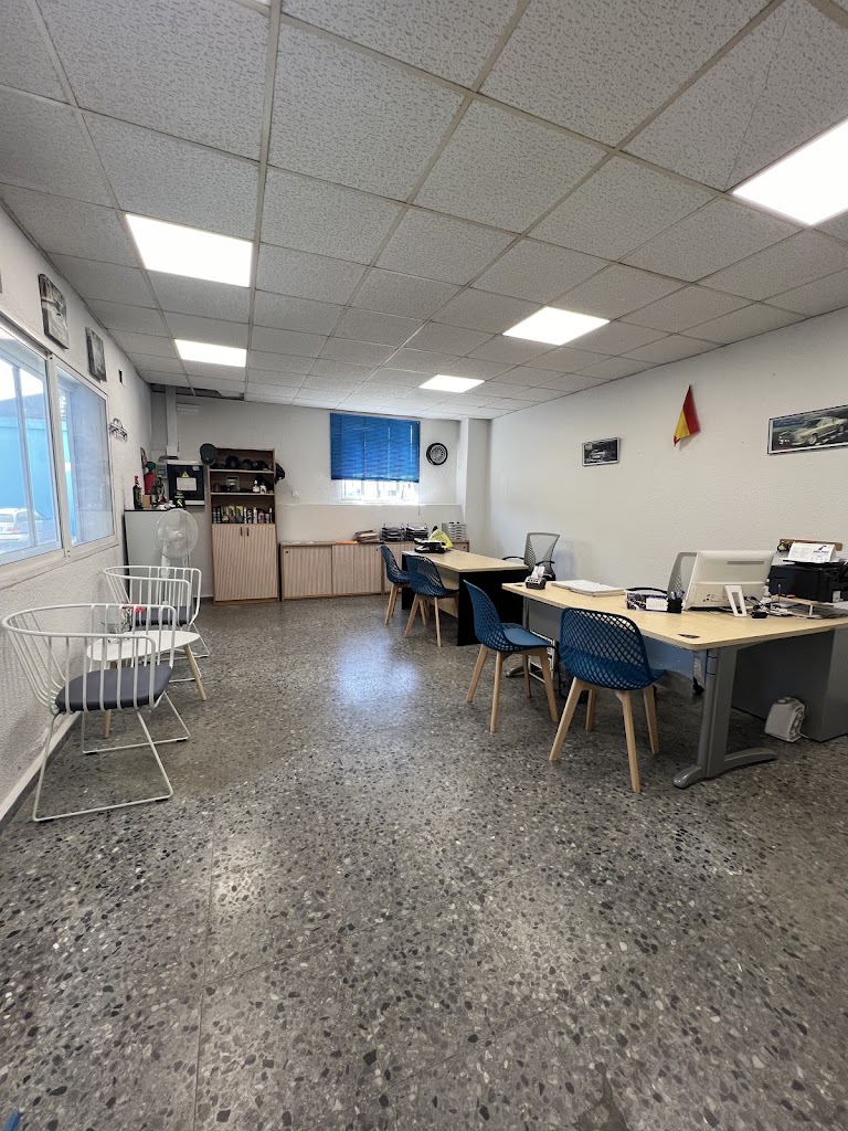 Talleres Alonso Y Natalia — Interior