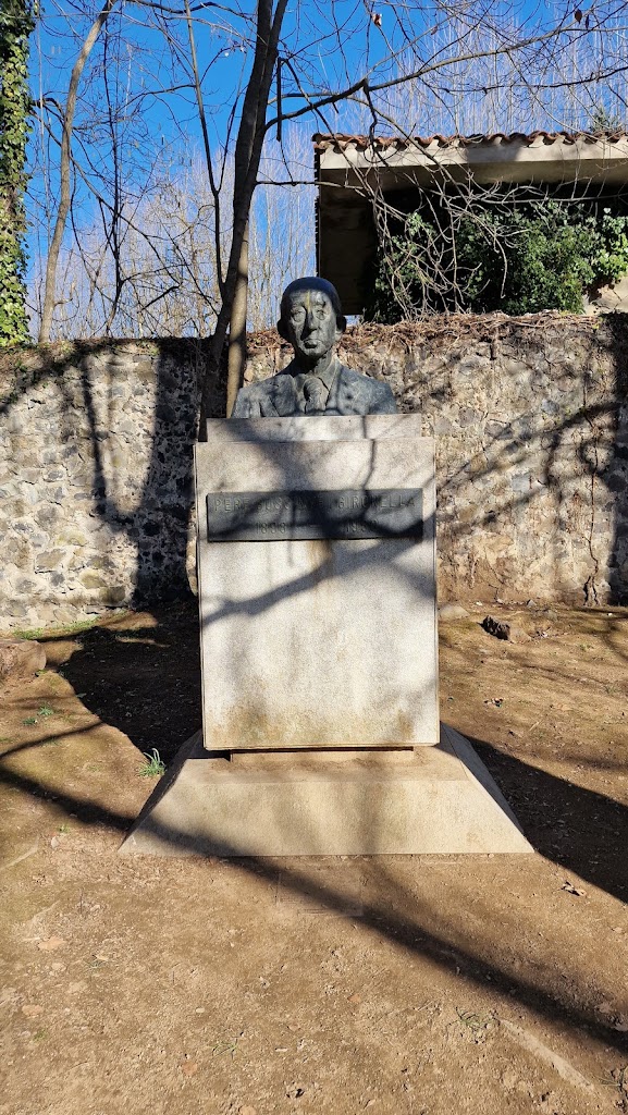 Monumento a Pere Gussinye i Gironella
