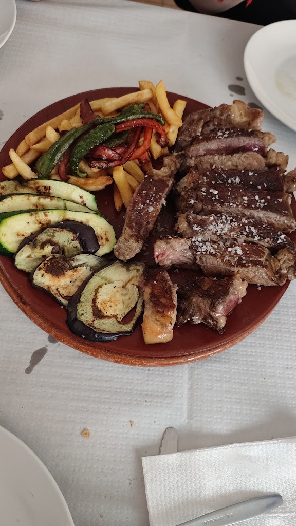 Bar-Restaurante J.J. — Comida y bebida