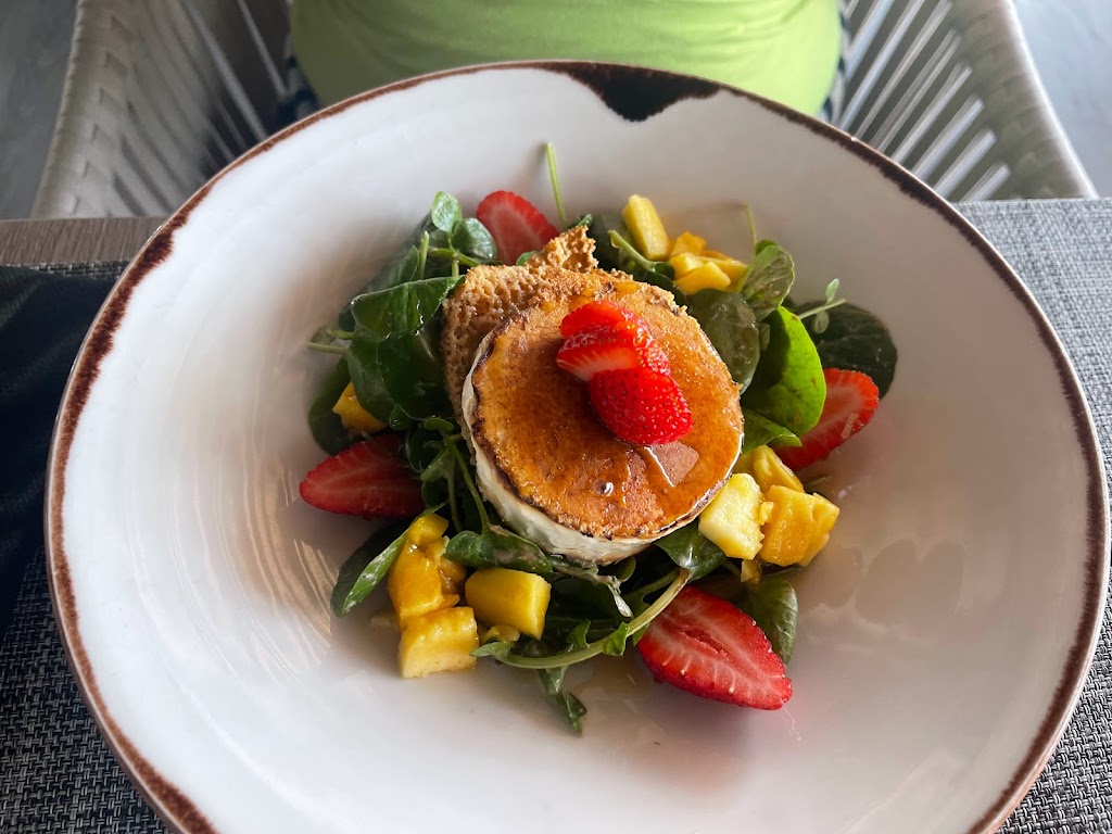 Blue 17 Roof Top Restaurant & Bar — Comida y bebida