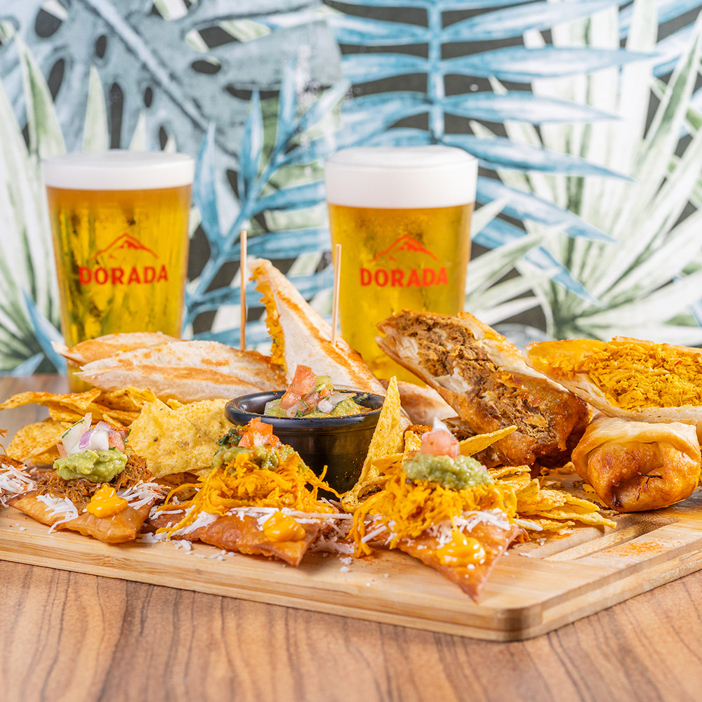 Mood Lounge Bar — Comida y bebida