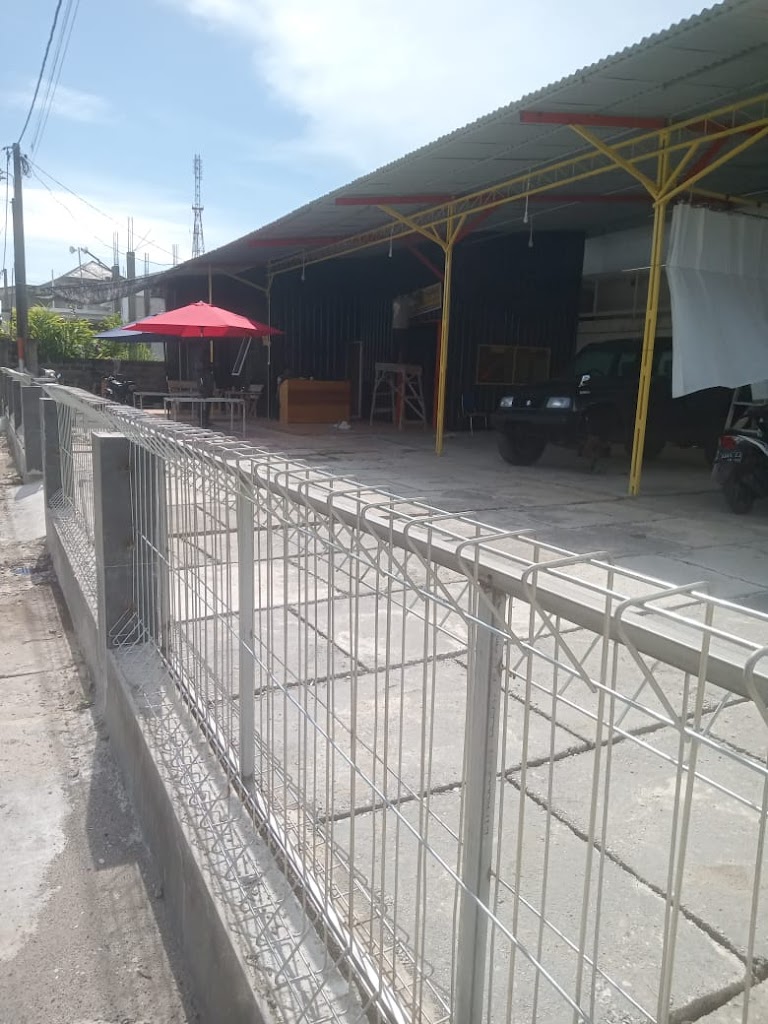 Anneth Garage Bengkel dan Doorsmeer