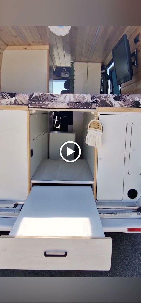 SouthCoast Camper taller de camperizacion de furgonetas en Cadiz — Videos