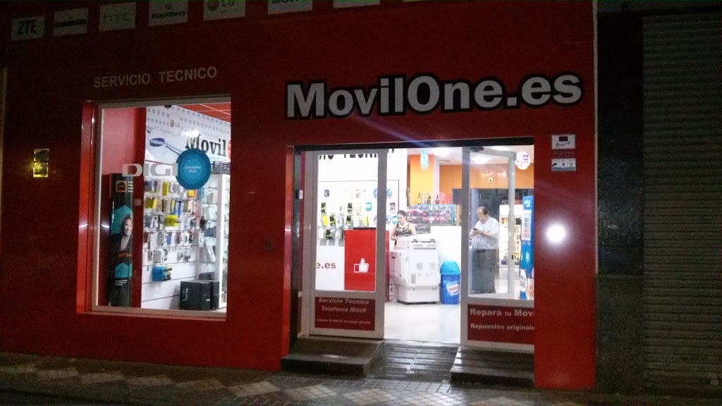 MovilOne | Tienda de Reparacion de Moviles — Exterior