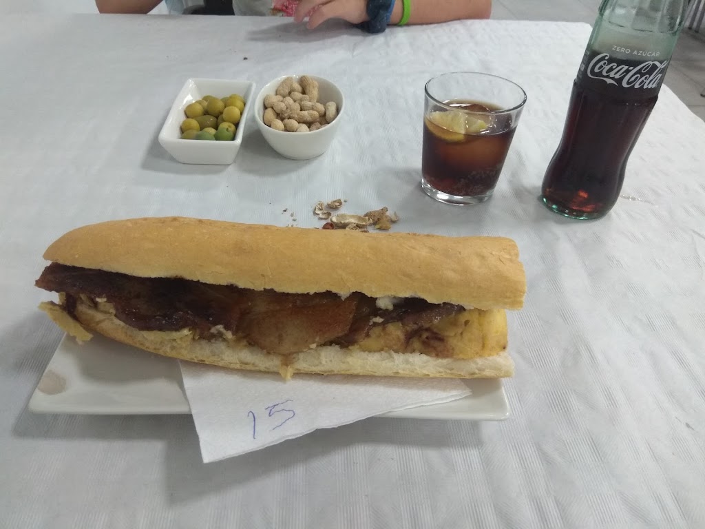 La parrilla de Mali — Comida y bebida