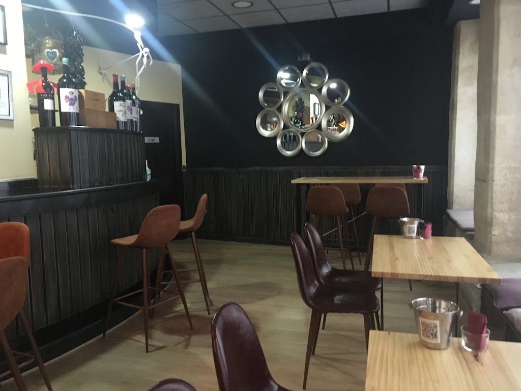 Taberna La Tintorera — Ambiente