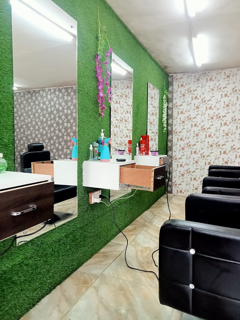 Vanity Unisex Studio Rangri Chowk Manali