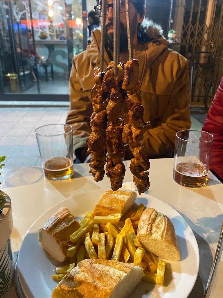 Jawharat achamal — Comida y bebida